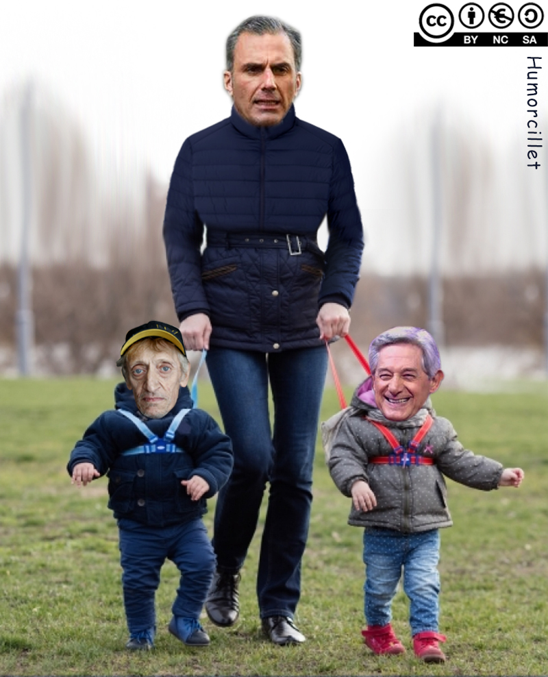 chica paseando niñas