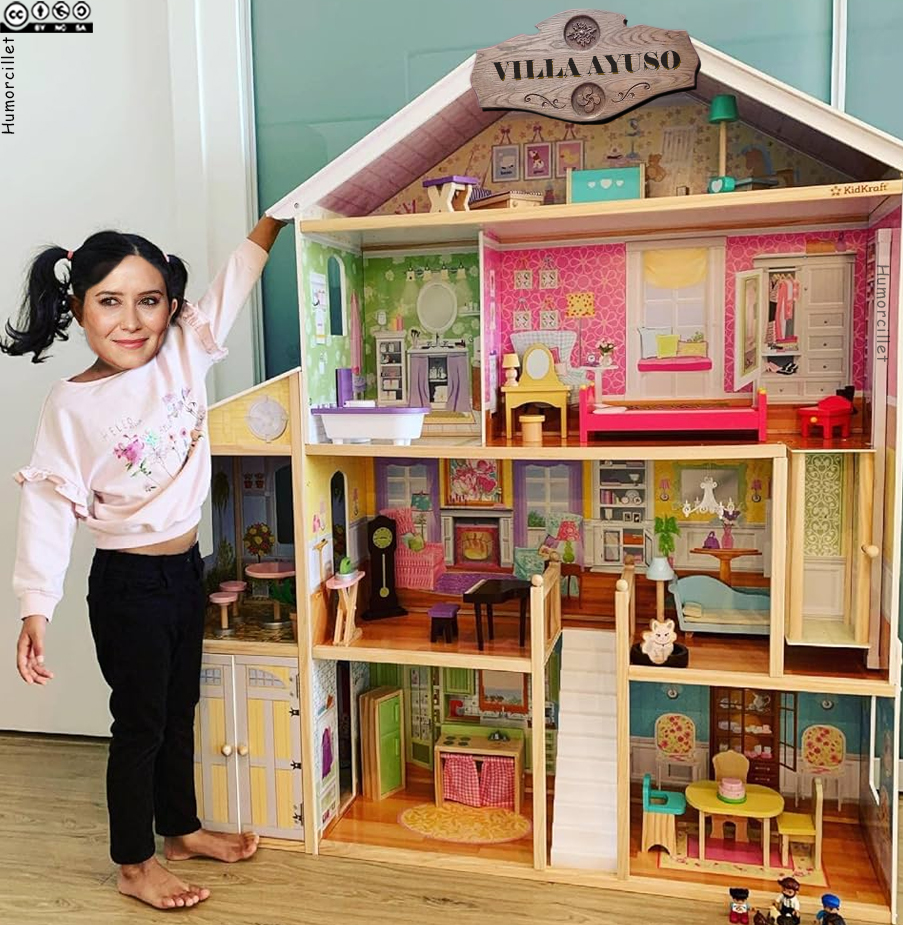 Puede ser una imagen de juguete y texto